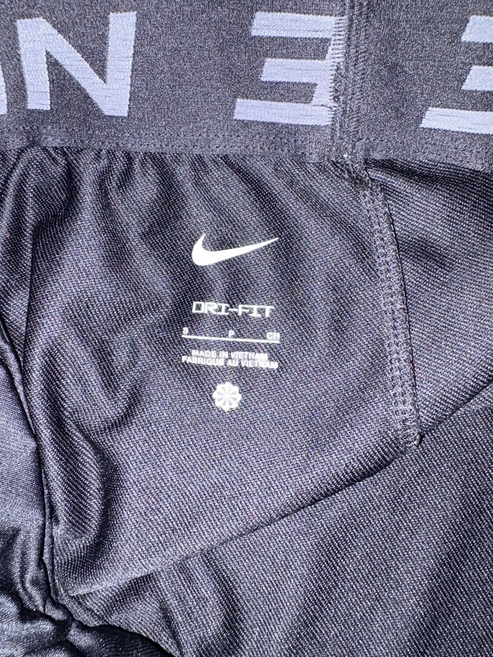 Women’s Nike Clothing Bundle | Size: Small